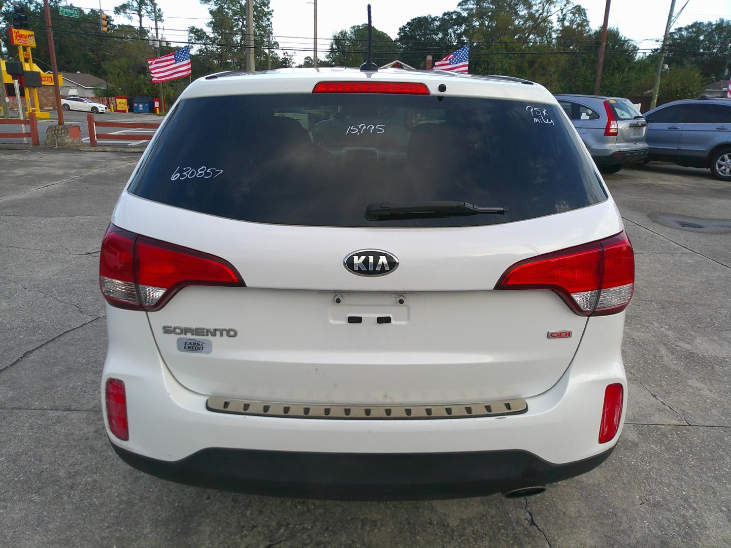 2015 WHITE KIA SORENTO LX (5XYKT3A6XFG) , located at 1200 Cassat Avenue, Jacksonville, FL, 32205, (904) 695-1885, 30.302404, -81.731033 - Photo#6